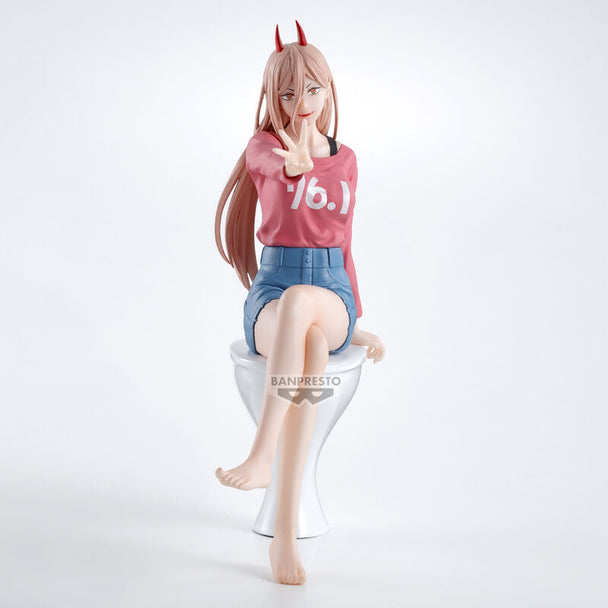 Gros plan sur le visage expressif de la figurine Power Chainsaw Man de BANPRESTO