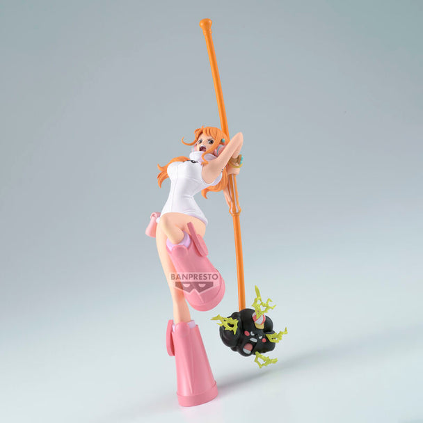 Profil gauche de la figurine Nami Battle Record de BANPRESTO en pose dynamique