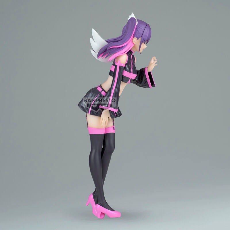 Profil latéral de la figurine Miriella Angel mettant en valeur son design 2.5D glamour