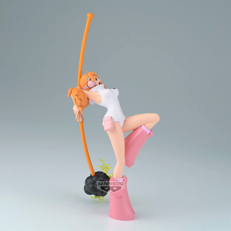 Vue arrière de la figurine Nami One Piece montrant les détails du costume