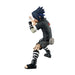 Vue arrière de la figurine Sasuke Uchiha mettant en valeur les détails du manteau et des cheveux