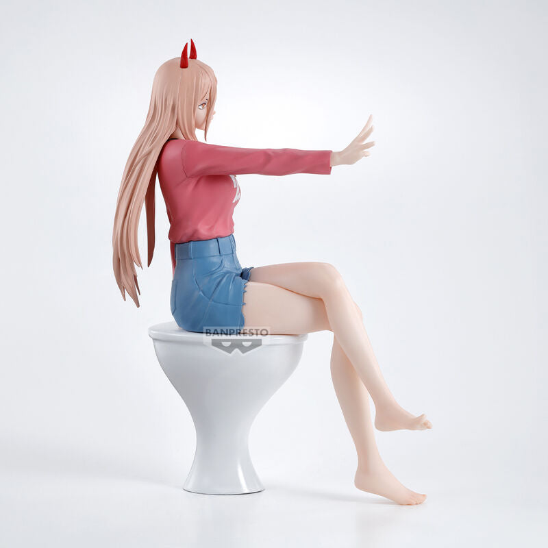 Image de la figurine Power Chainsaw Man avec son socle de présentation officiel