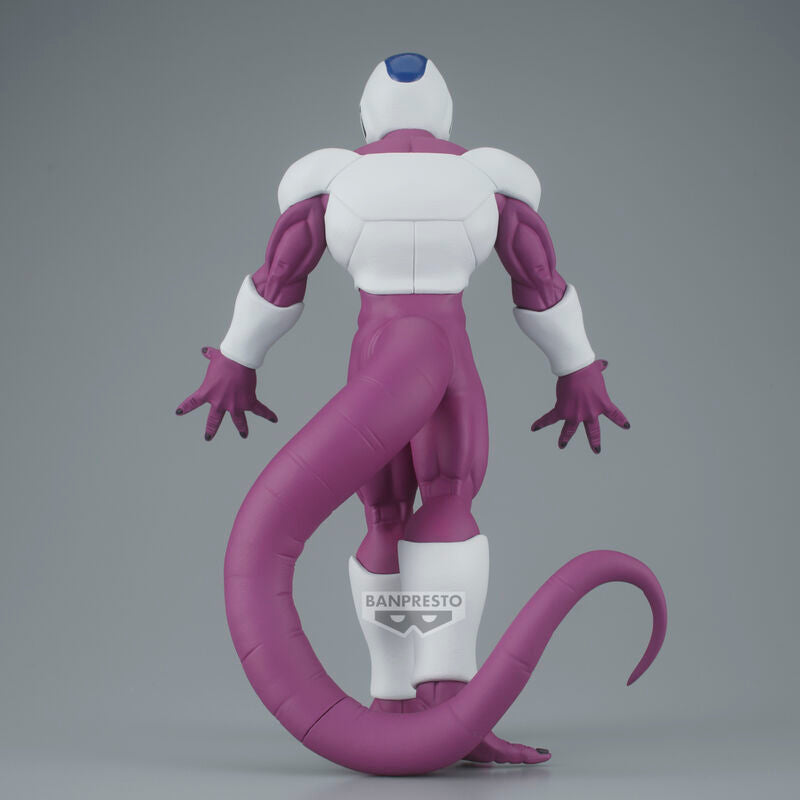 Vue arrière de la figurine Cooler BANPRESTO mettant en valeur les textures sculptées