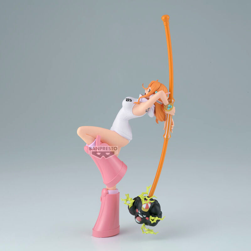 Gros plan sur le visage expressif de la figurine Nami Battle Record 15cm