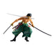 Vue latérale de la figurine Roronoa Zoro avec ses trois sabres caractéristiques