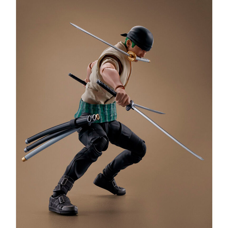 Figurine Roronoa Zoro avec tête alternative tenant une épée, prête pour l'action