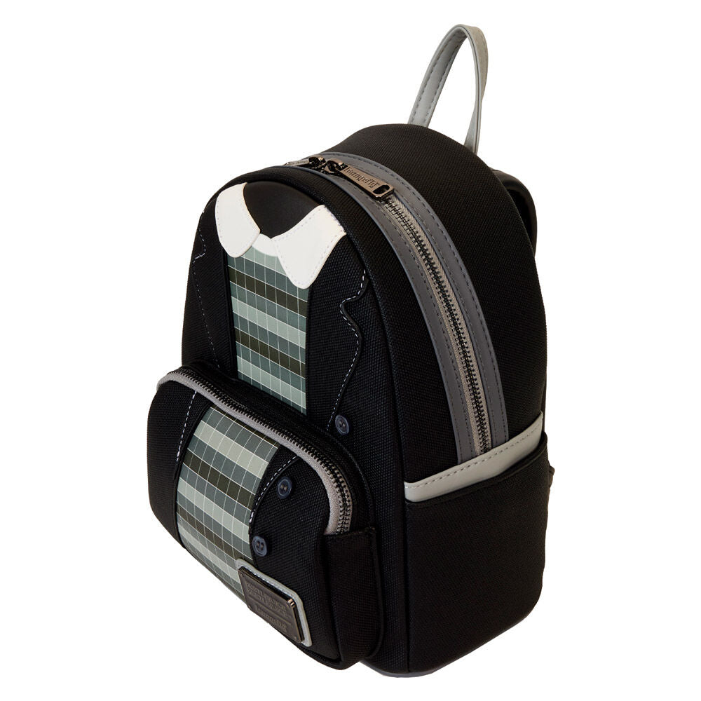 Zoom sur les boutons authentiques et les finitions bronze du sac à dos Beetlejuice 2 Loungefly