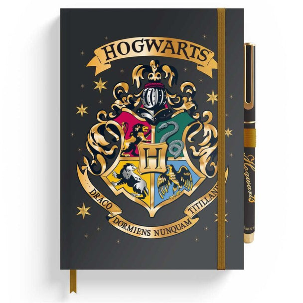 Cahier premium Harry Potter Hogwarts au format A5 avec couverture illustrée détaillée et design élégant