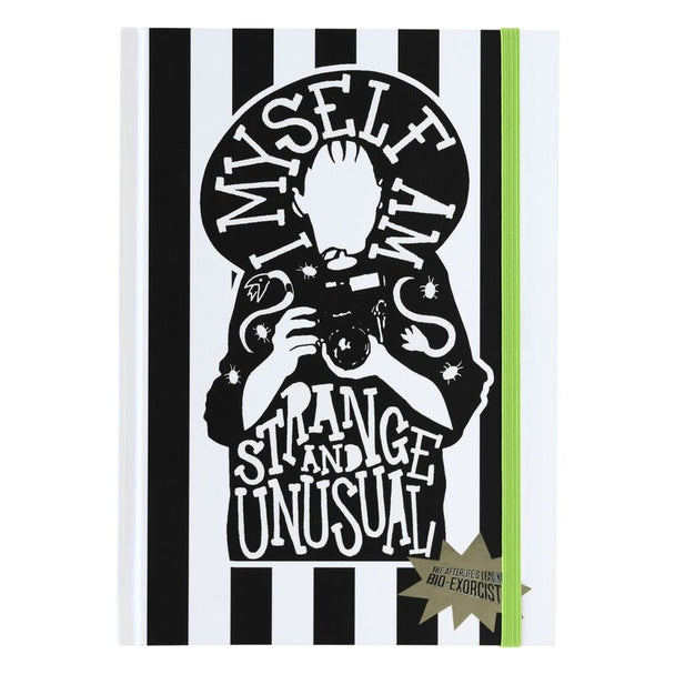 Vue de face du carnet premium Beetlejuice A5 avec couverture rigide noire et logo ERIK