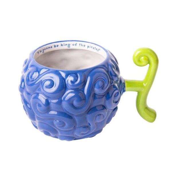 Vue de face du mug 3D One Piece Fruit du Démon Gum Gum avec décoration en relief et couleurs vives