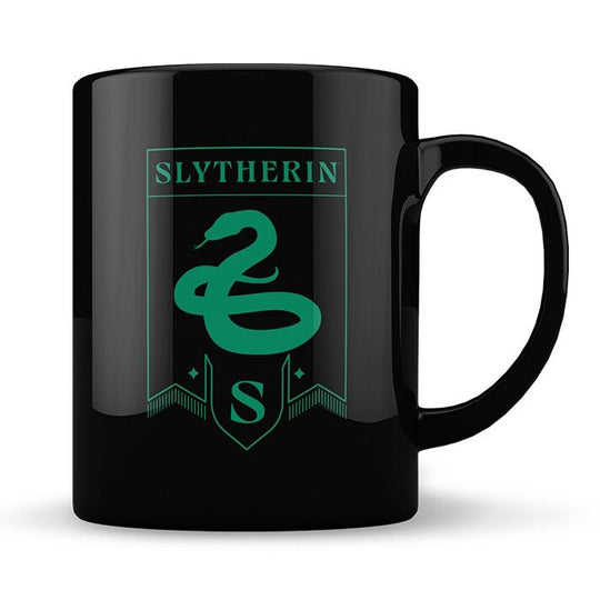 Mug premium Harry Potter Serpentard avec logo vert et argent sur fond blanc, marque ERIK