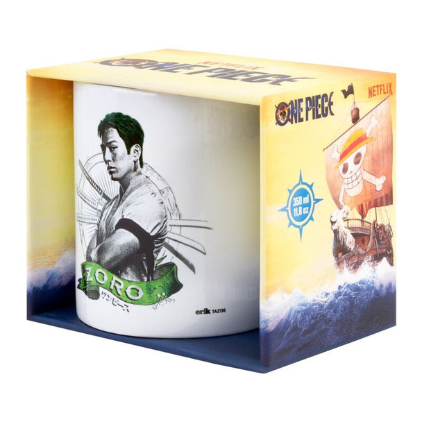 Vue de profil du mug Roronoa Zoro montrant la capacité de 350ml et la finition brillante
