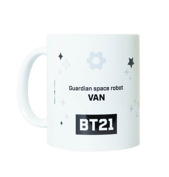 Vue rapprochée du logo BT21 Van imprimé sur le mug en céramique blanche