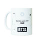 Vue rapprochée du logo BT21 Van imprimé sur le mug en céramique blanche