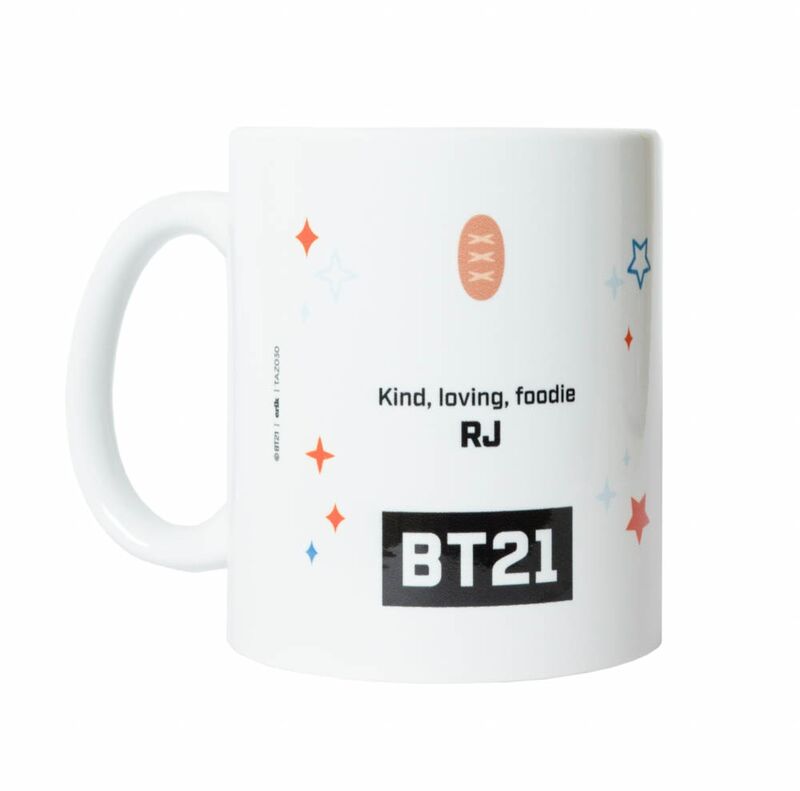 Détail du dessin coloré BT21 RJ sur le mug en céramique, finition brillante visible