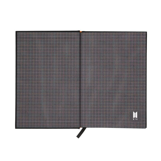 Feuilles blanches A5 du cahier ERIK premium, parfaites pour notes et croquis.