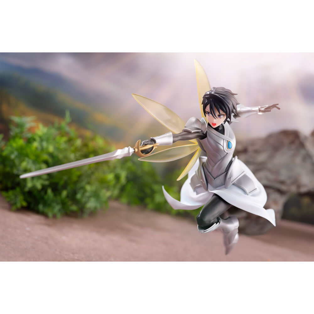 Vue arrière de la figurine Banpresto Hinata Sakaguchi mettant en valeur les détails du costume