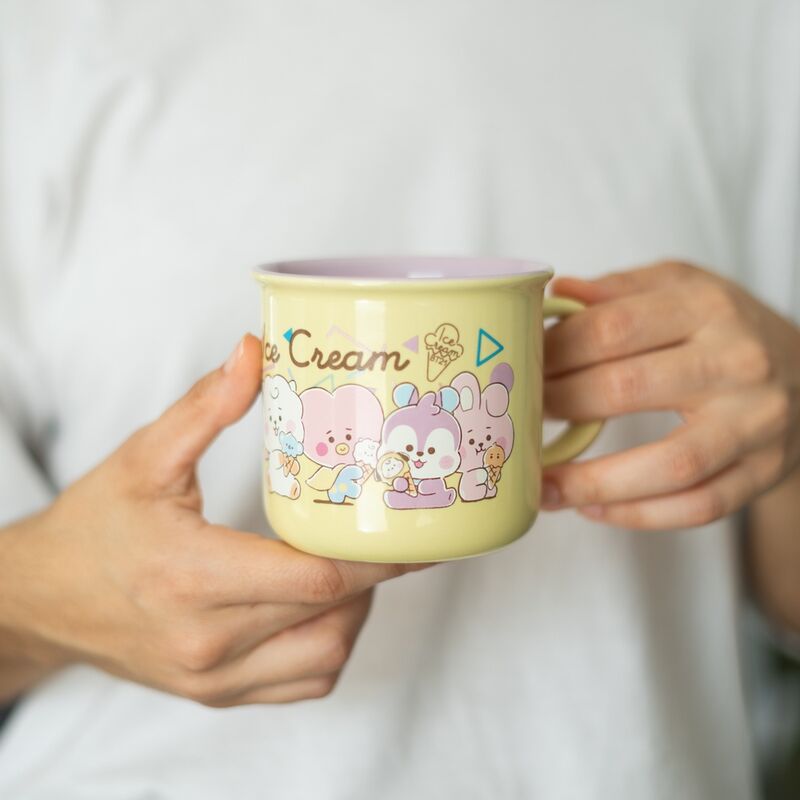 Mug BT21 Ice Cream avec poignée ergonomique et finition brillante de haute qualité