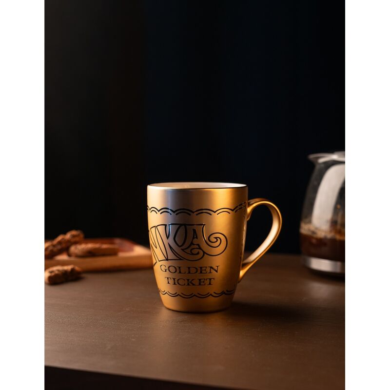 Pack de 5 images du mug Willy Wonka Golden Ticket avec différents angles et détails