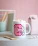 Mug BT21 Cooky placé dans un lave-vaisselle, démontrant sa compatibilité et facilité d’entretien