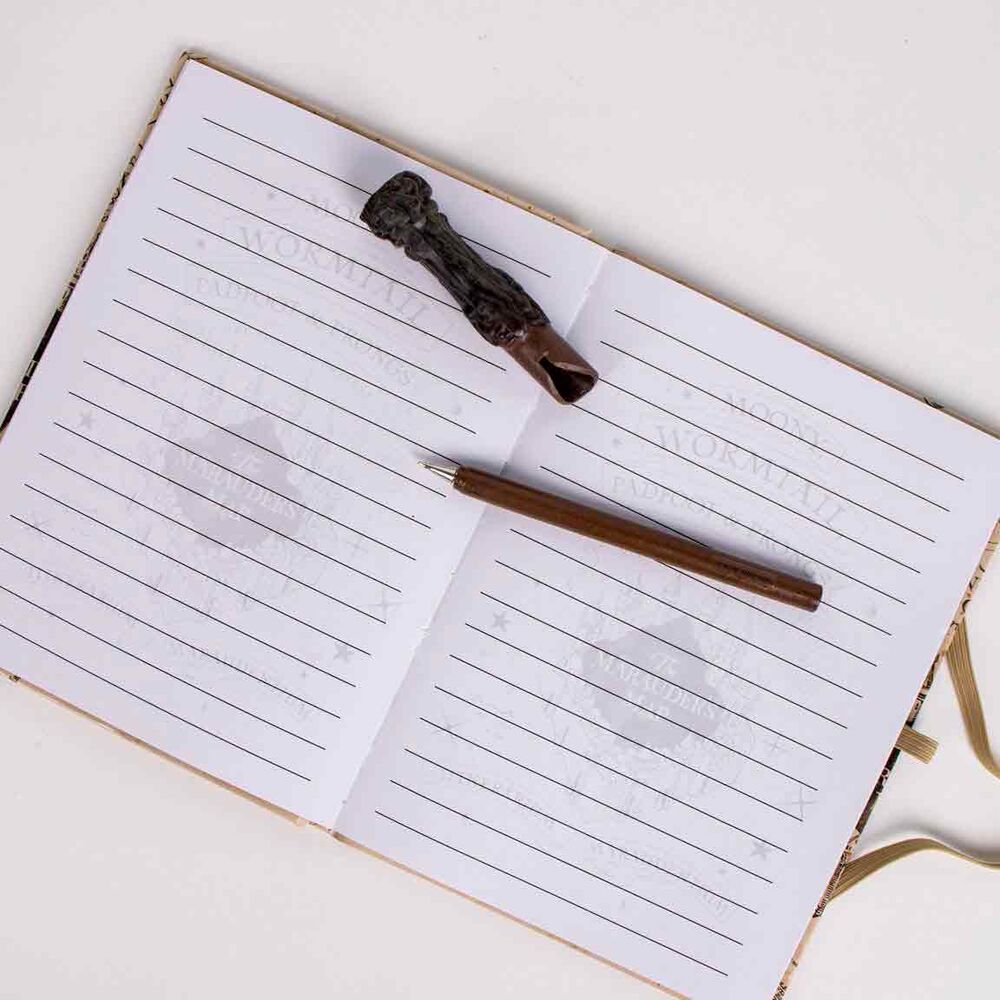 Emballage du set de papeterie lumineuse Harry Potter CERDÁ avec illustrations officielles