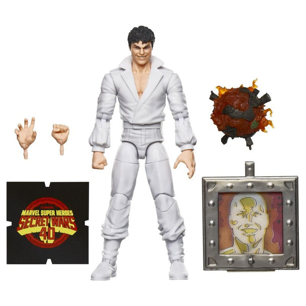 Vue latérale de la figurine articulée Beyonder de 15 cm avec détails des accessoires