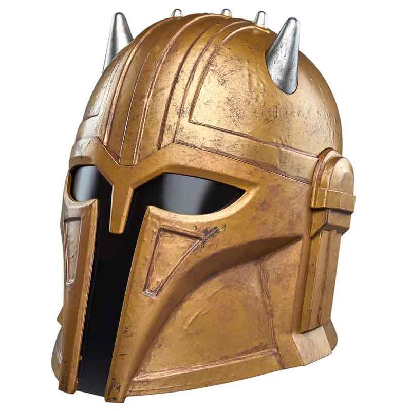Présentation du casque The Armorer posé sur un socle, mettant en valeur sa qualité et son design authentique