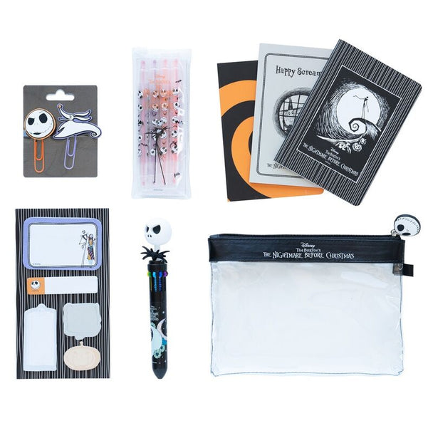 Vue d’ensemble du kit papeterie Disney The Nightmare Before Christmas avec stylos, carnets et trousse ERIK