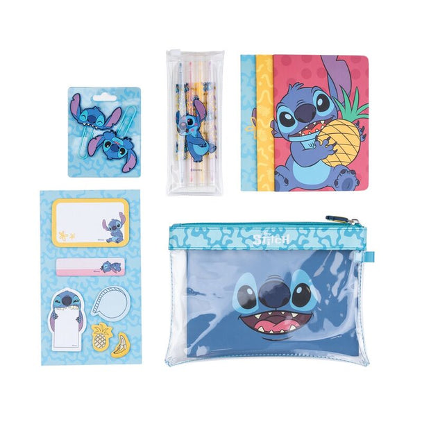 Détail des trois carnets A6 décorés avec le personnage Stitch de Disney
