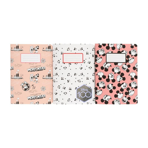 Vue rapprochée des pages lignées à l’intérieur des carnets Mickey Disney édition anniversaire