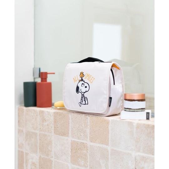 Trousse Snoopy ERIK avec poignée de transport et crochet suspendu, prête à être emportée en voyage