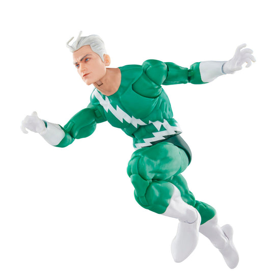 Comparaison de taille de la figurine Quicksilver à côté d'autres Avengers