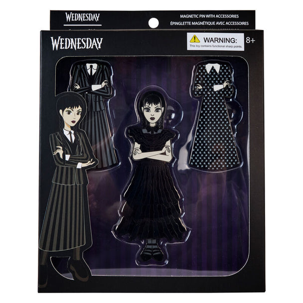Pin's émaillé Loungefly représentant Wednesday Addams en gros plan avec détails précis