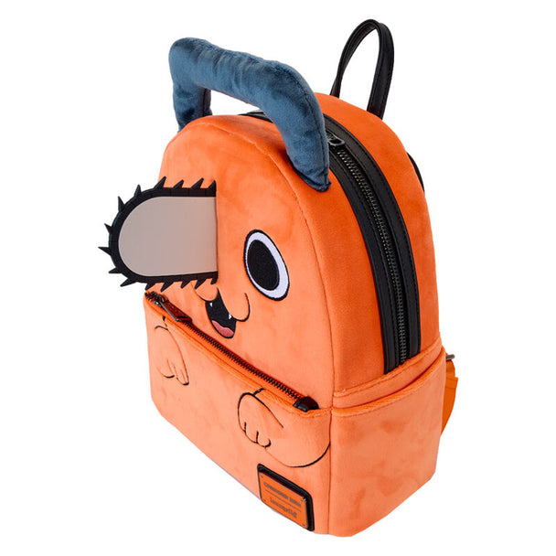 Zoom sur la poignée en peluche 3D de Pochita du sac à dos Loungefly Chainsaw Man en simili cuir vegan