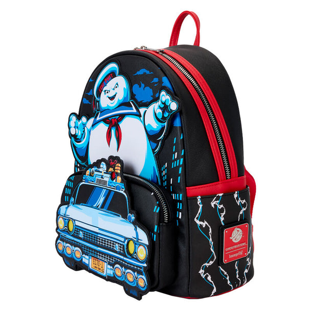 Détail du visage souriant du Stay Puft sur le sac à dos Loungefly Ghostbusters