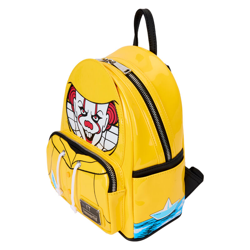 Détail des bandoulières ajustables du sac à dos Loungefly IT Brothers pour un confort optimal