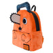 Vue latérale du sac à dos Chainsaw Man Loungefly montrant les poches latérales zippées et les bretelles rembourrées