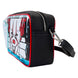 Photo du sac IT Pennywise Loungefly porté sur l'épaule avec bandoulière ajustable