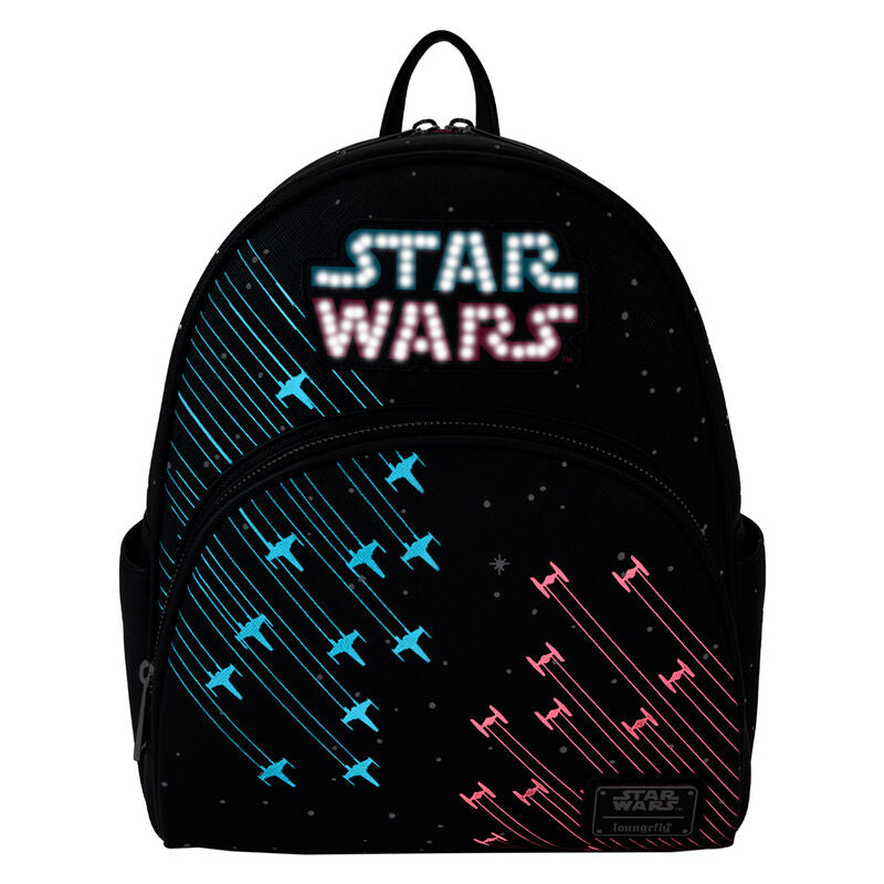 Zoom sur le logo Loungefly brodé sur le sac à dos Star Wars Neon 70