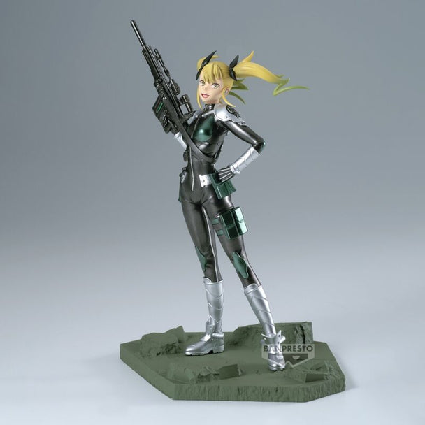 Figurine métallique Kaiju No. 8 Kikoru Shinomiya vue de face avec détails précis