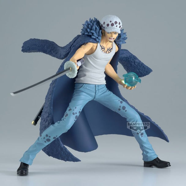 Figurine Trafalgar Law One Piece 15cm vue de face avec détails précis et couleurs vives