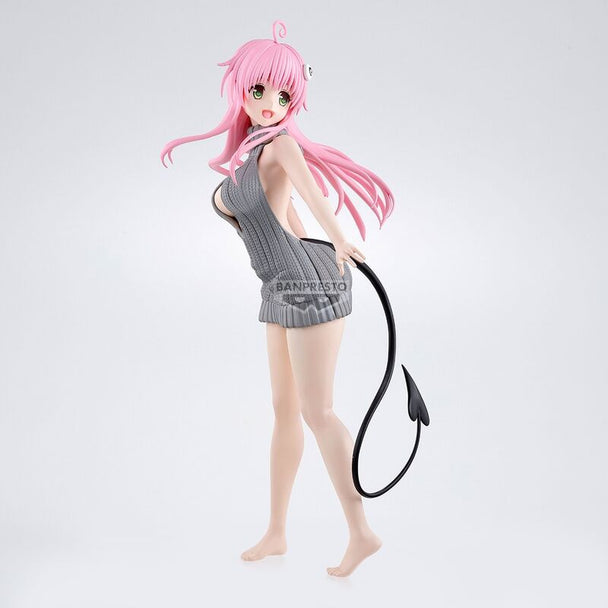 Profil gauche de la figurine Lala Satalin BANPRESTO mettant en valeur les accessoires et la finition brillante