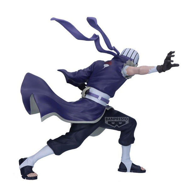 Vue rapprochée des détails précis de la figurine Madara Uchiha Vibration Stars, mettant en valeur son visage et costume