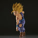 Zoom sur le visage expressif de la figurine Son Gohan en mode Super Saiyan