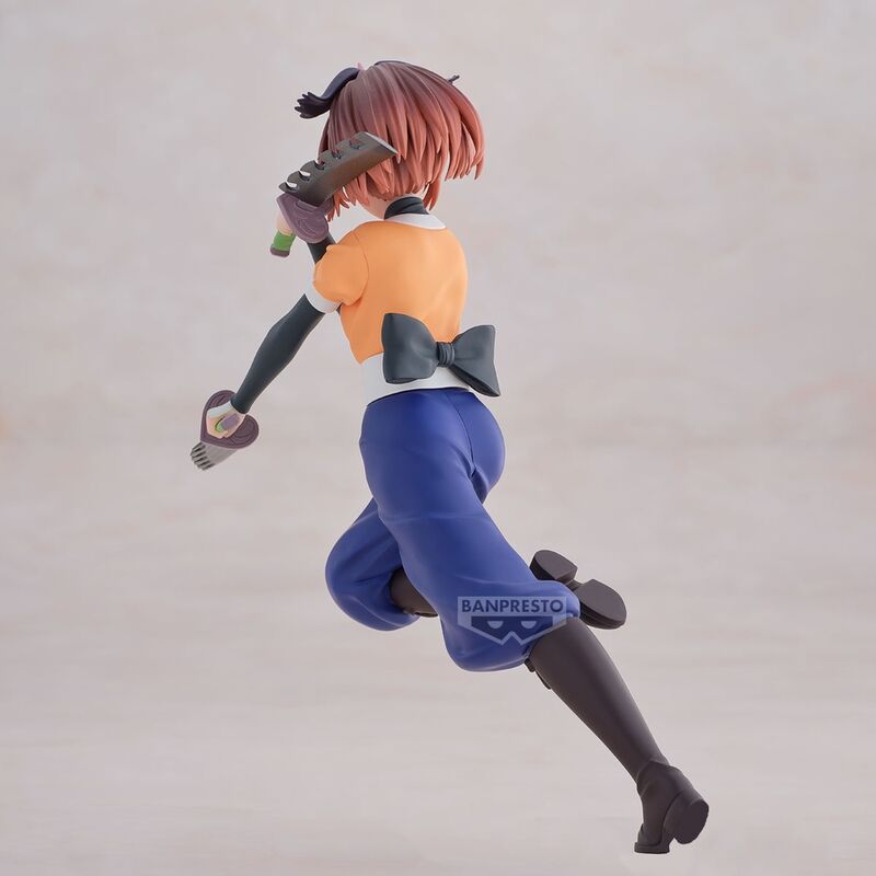 Photo de la figurine Oshi No Ko Kana Arima avec arrière-plan neutre mettant en valeur les couleurs