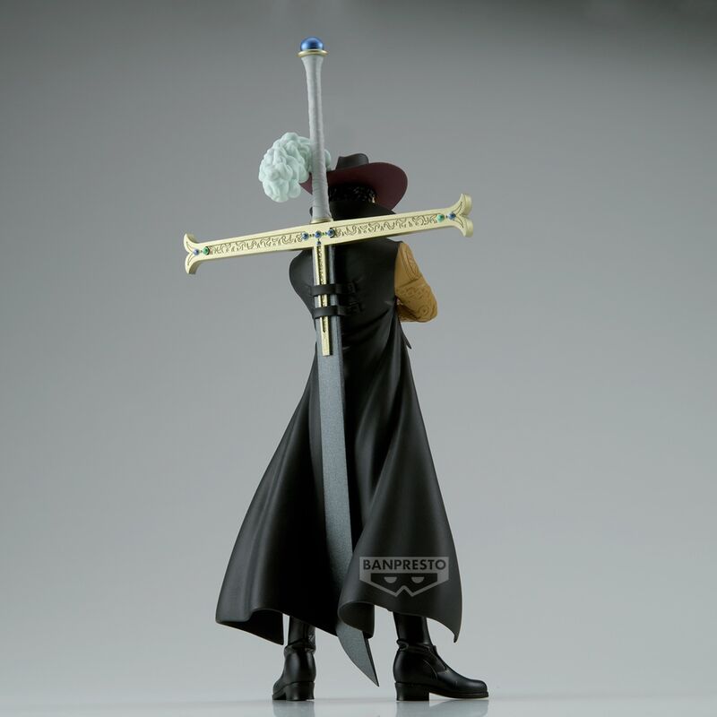 Photo de la figurine Dracule avec accessoires et base d'exposition