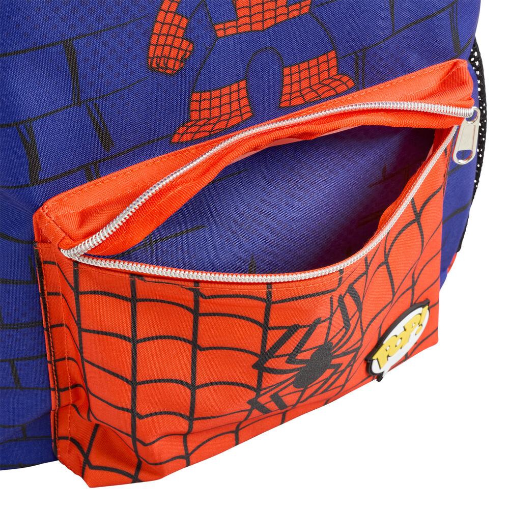 Détail du motif Spider-Man sur le sac à dos Loungefly en nylon, mettant en avant les couleurs vives et le design officiel