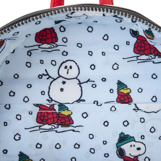 Vue arrière du sac à dos Loungefly Snoopy Holiday avec bretelles ajustables et finitions en métal noir