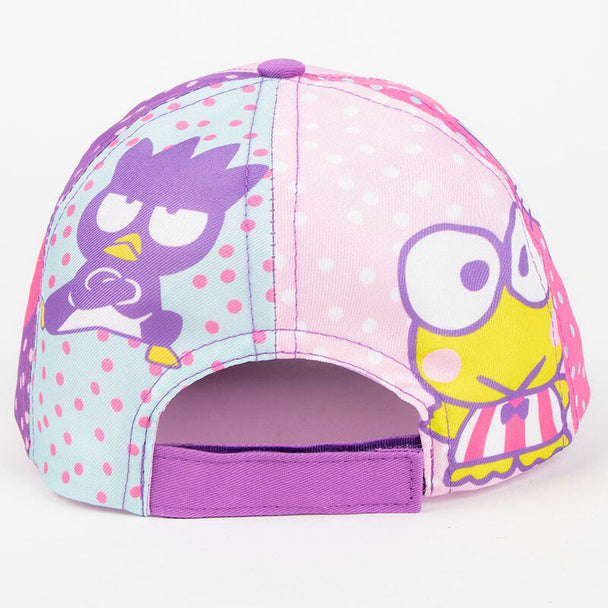 Détail de la casquette Hello Kitty Kuromi montrant la texture polyester et la taille 53cm