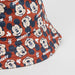 Détail de la casquette Disney Mickey Mouse CERDÁ montrant le tissu 100% coton et le logo brodé